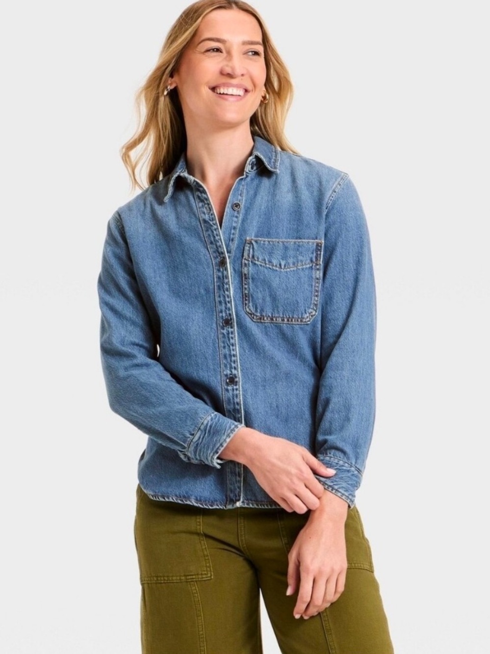 Women's Relaxed Denim Shirt - Universal Thread™
Medium Wash
